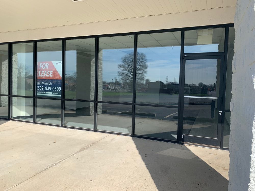 Blackiston Mill Rd Shopping Center: 1418 & 1420 Blackiston Mill Rd, Clarksville, IN 47129